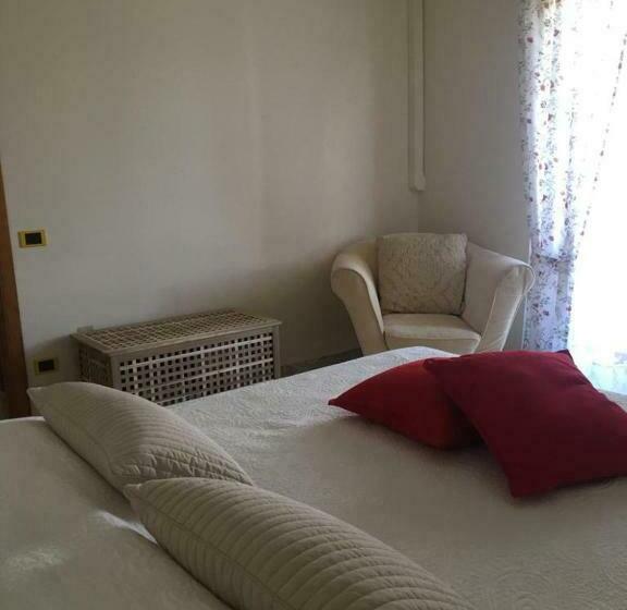 تختخواب و صبحانه Paestum Rosae