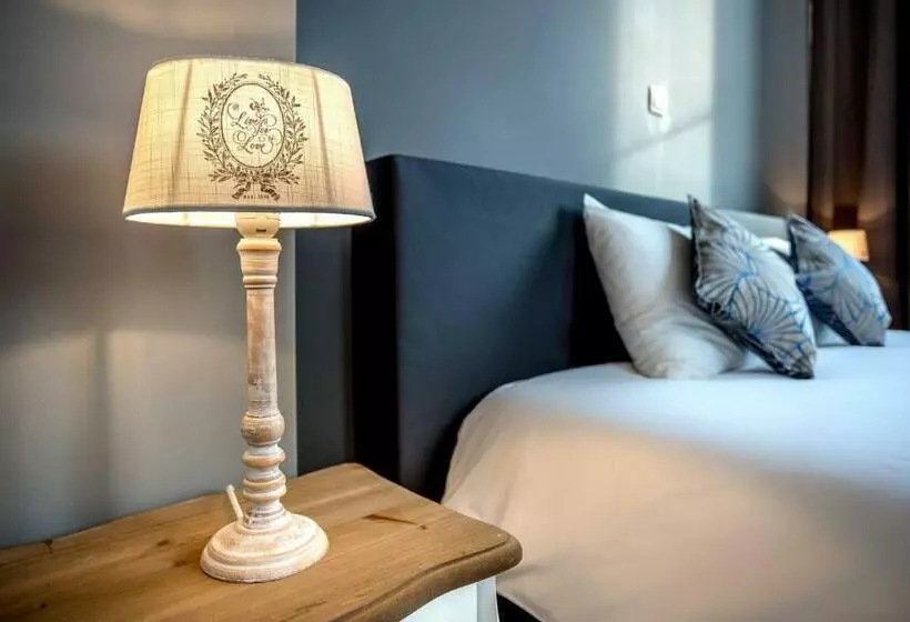 هتل Hôtel Cathédrale Liège