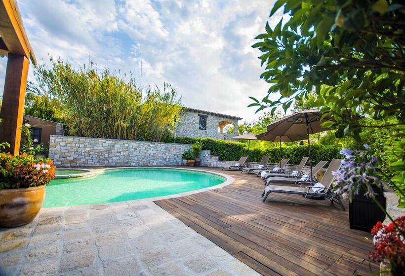 هتل Viñedos San Lucas