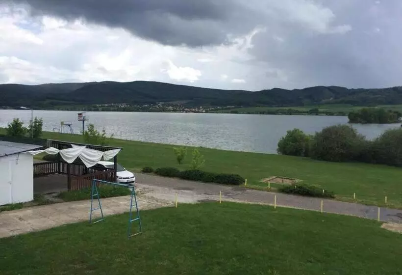ペンション Turistická Ubytovňa Hotel Divin