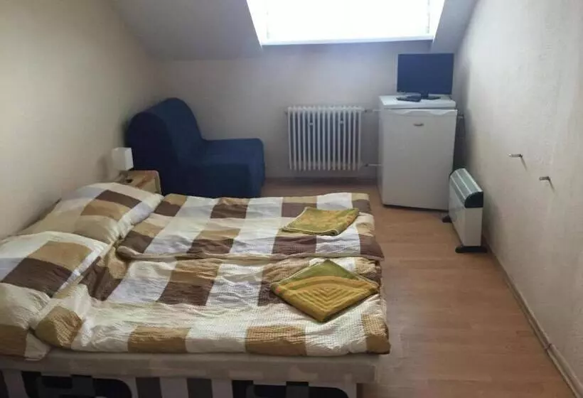 ペンション Turistická Ubytovňa Hotel Divin