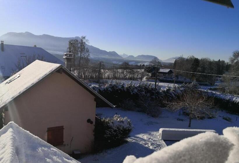 L Oree Des Bornes Appartement Avec Piscine