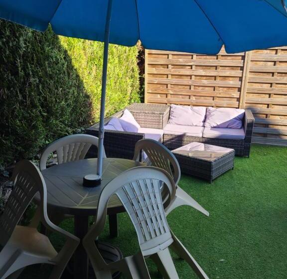 L Oree Des Bornes Appartement Avec Piscine