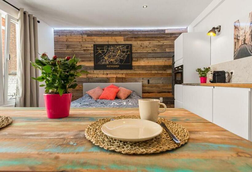 Suite City Center In Quiet Street & Airco