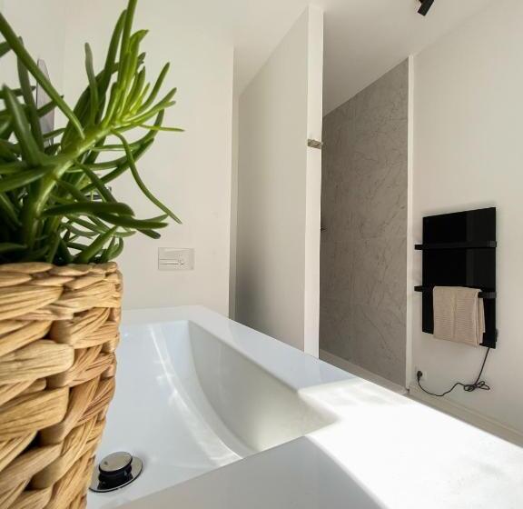 Suite City Center In Quiet Street & Airco