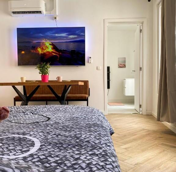 Suite City Center In Quiet Street & Airco