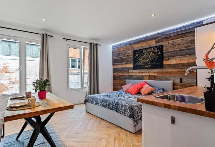 Suite City Center In Quiet Street & Airco