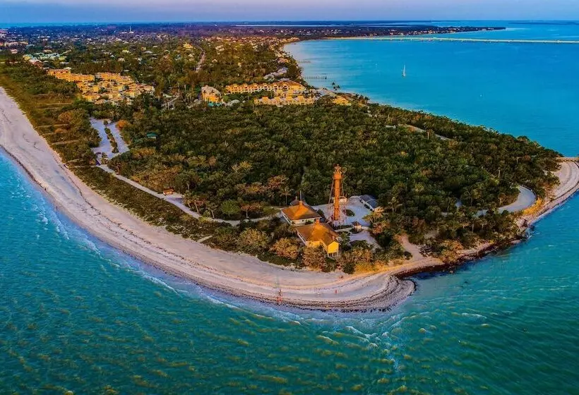 2203 Cape Coral Pkwy W