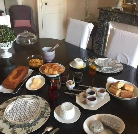 تختخواب و صبحانه Au 16 Place Saint Louis