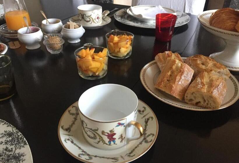 مبيت وإفطار Au 16 Place Saint Louis