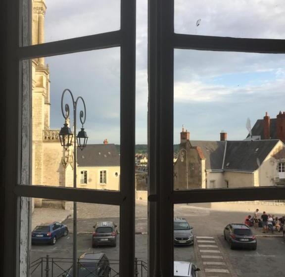 مبيت وإفطار Au 16 Place Saint Louis