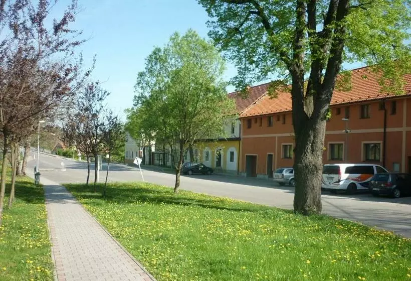 ペンション Penzion V Maštali