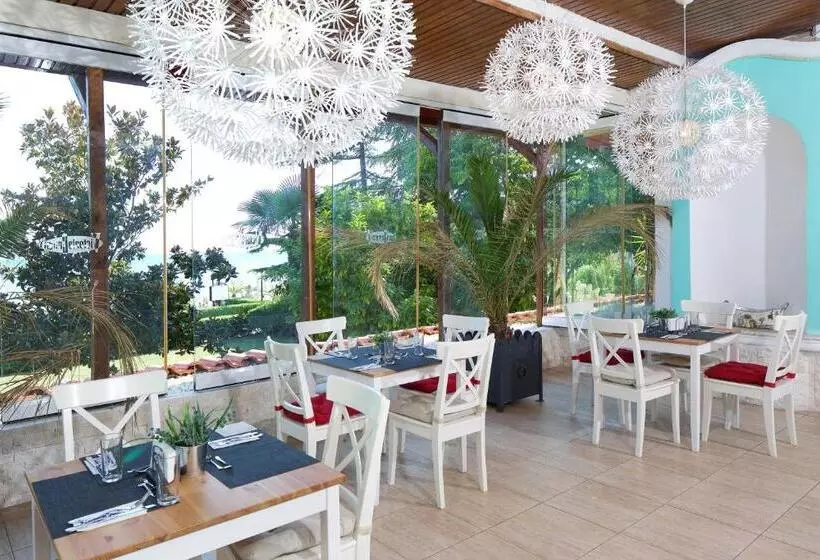 リゾートホテル Atrium Beach Hotel   All Inclusive