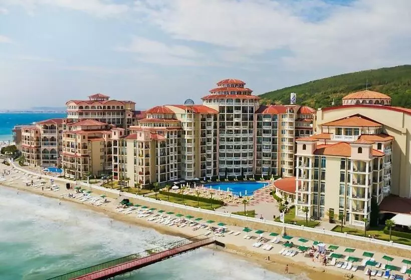 リゾートホテル Atrium Beach Hotel   All Inclusive