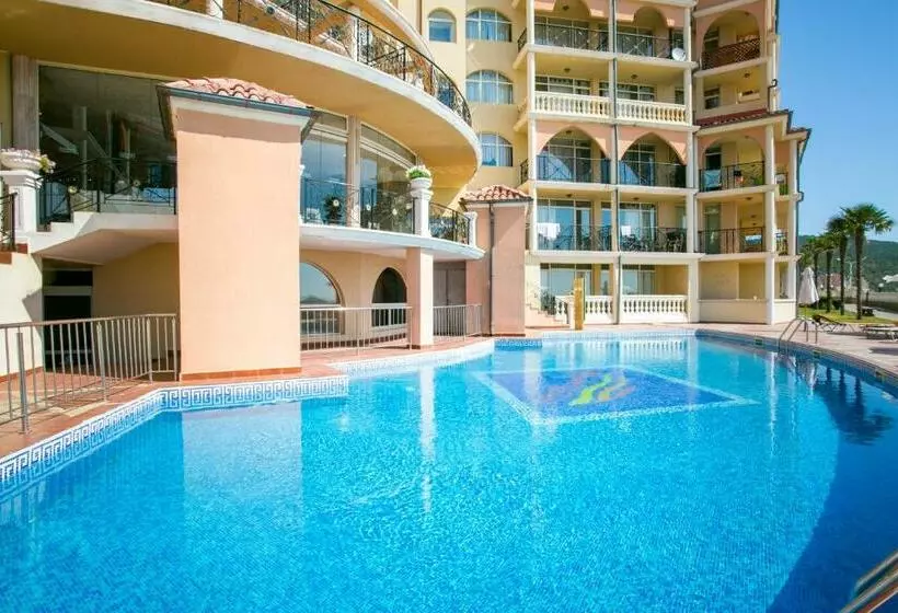 リゾートホテル Atrium Beach Hotel   All Inclusive