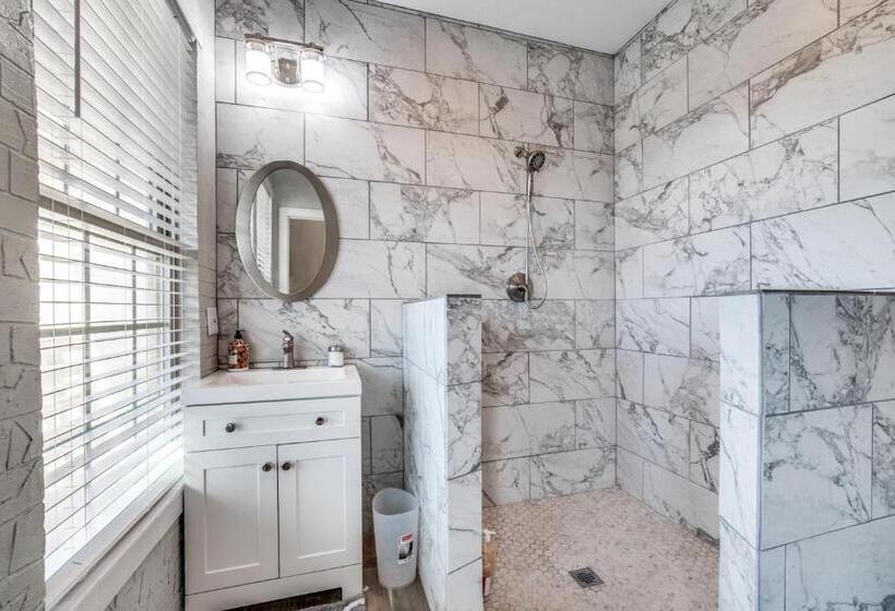 5 Bdrm Home On 2 Acres Mins To Wineries Private Heated Pool And Hot Tub