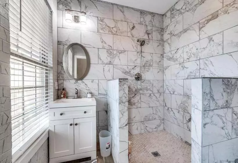 5 Bdrm Home On 2 Acres Mins To Wineries Private Heated Pool And Hot Tub