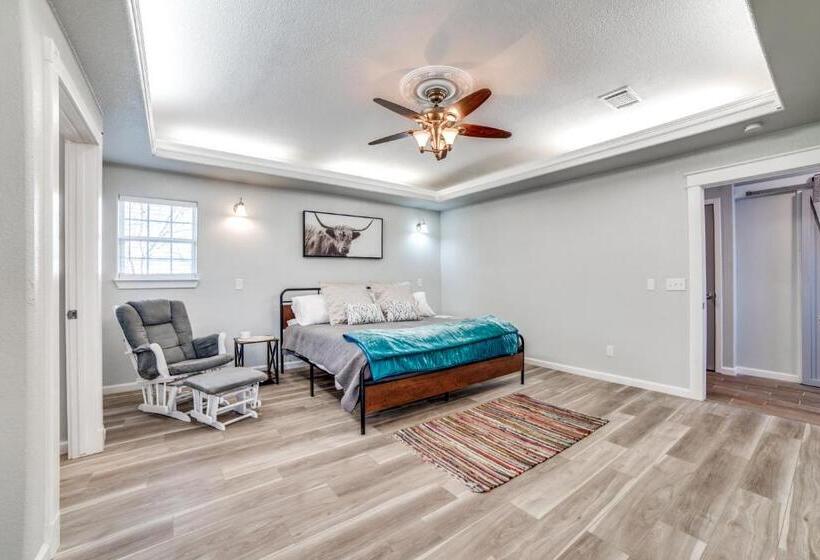 5 Bdrm Home On 2 Acres Mins To Wineries Private Heated Pool And Hot Tub