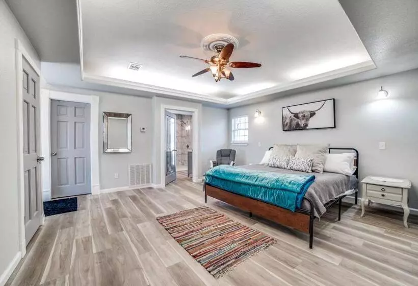 5 Bdrm Home On 2 Acres Mins To Wineries Private Heated Pool And Hot Tub