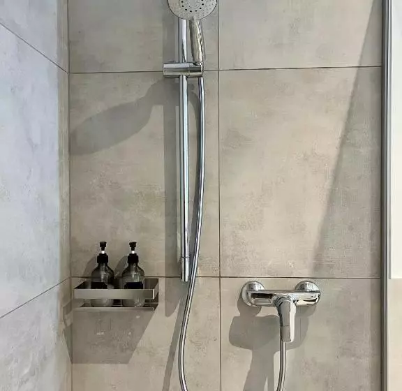 Auslese 54  Direkt Am Moselufer  Gästezimmer & Ferienwohnung