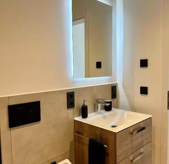 Auslese 54  Direkt Am Moselufer  Gästezimmer & Ferienwohnung