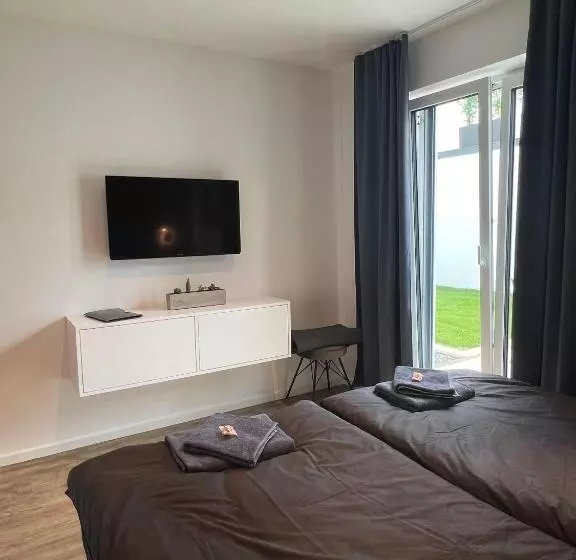 Auslese 54  Direkt Am Moselufer  Gästezimmer & Ferienwohnung