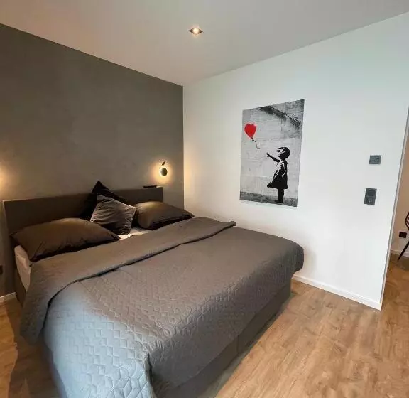 Auslese 54  Direkt Am Moselufer  Gästezimmer & Ferienwohnung