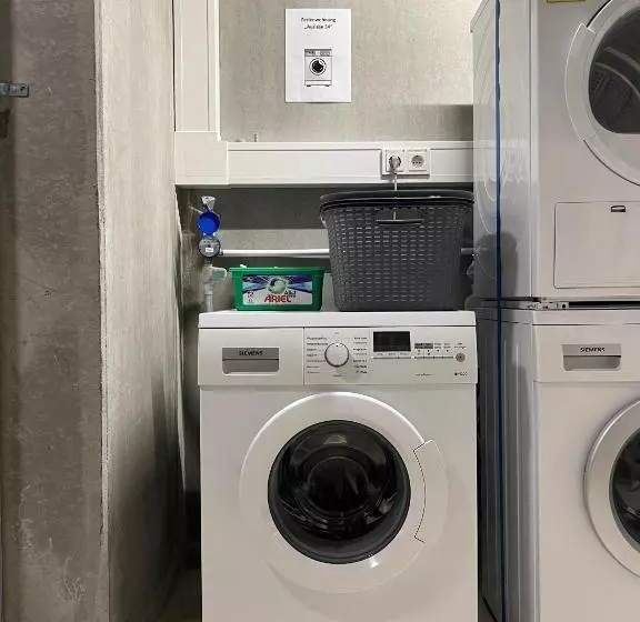 Auslese 54  Direkt Am Moselufer  Gästezimmer & Ferienwohnung