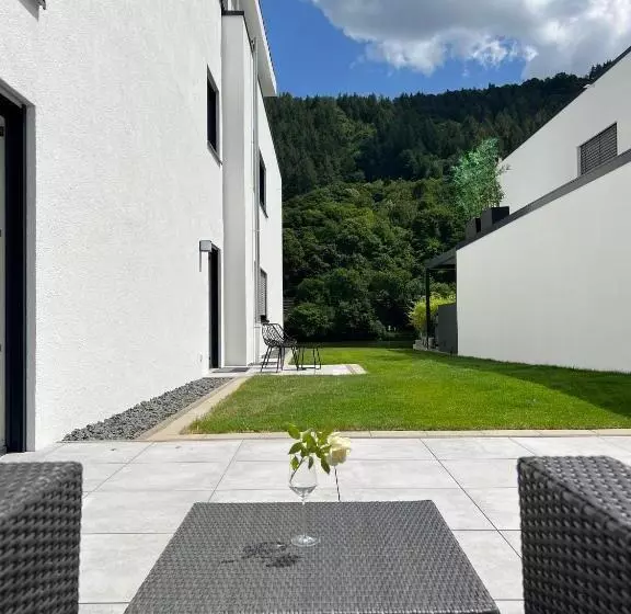 Auslese 54  Direkt Am Moselufer  Gästezimmer & Ferienwohnung