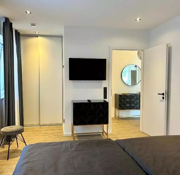 Auslese 54  Direkt Am Moselufer  Gästezimmer & Ferienwohnung