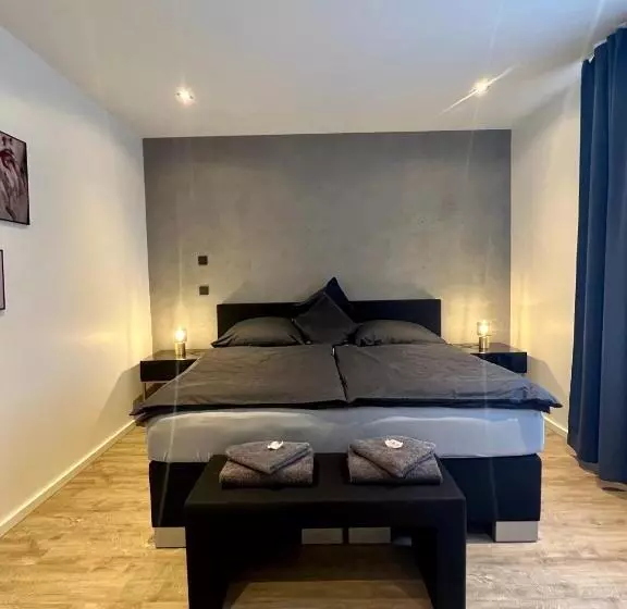 Auslese 54  Direkt Am Moselufer  Gästezimmer & Ferienwohnung