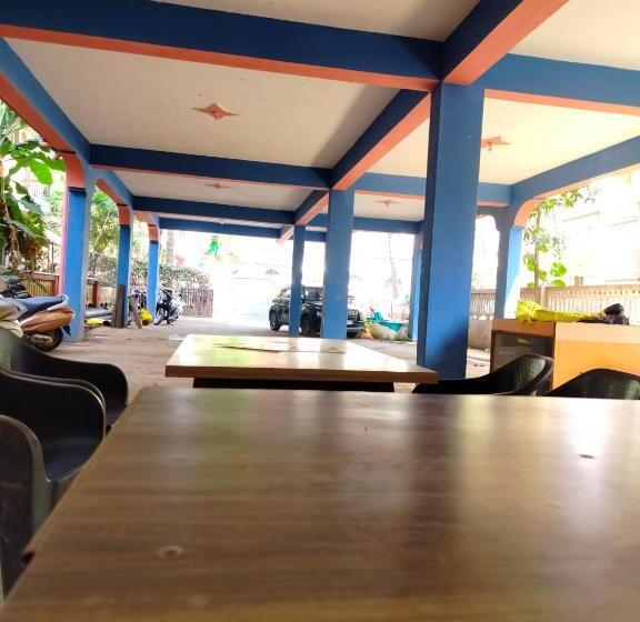 בית מלון כפרי Calangute Suites