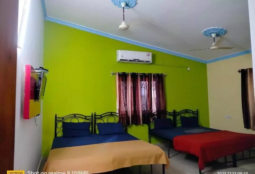 Hotelli Calangute Suites