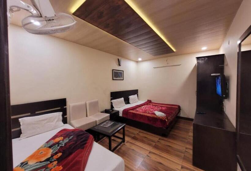 ホテル Goroomgo Hidden Chalet Mall Road Nainital Near Naini Lake