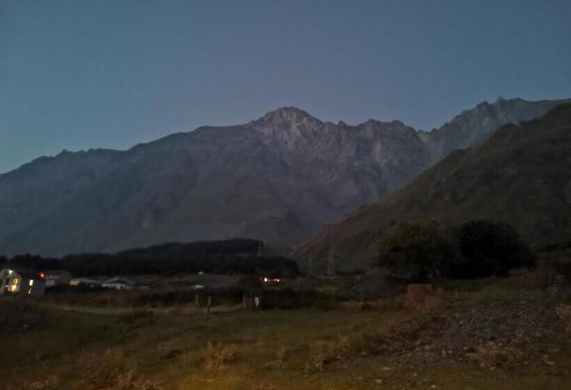 هتل Kazbegi Twins