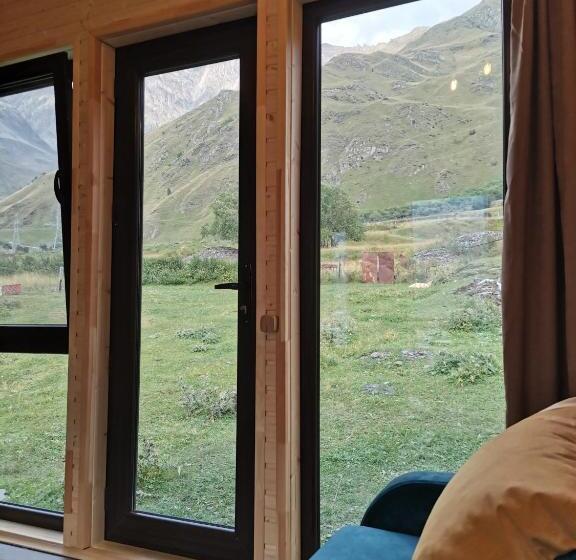 هتل Kazbegi Twins