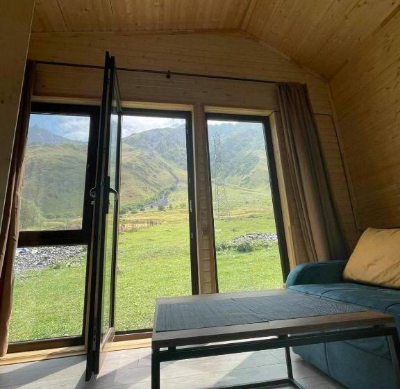 هتل Kazbegi Twins