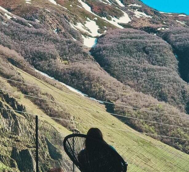 هتل Kazbegi Twins