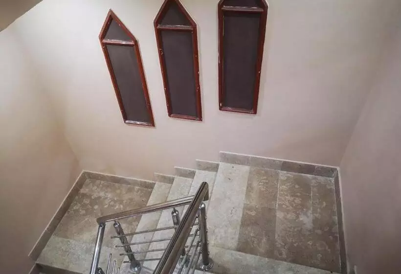 هتل Taj Palace Multan