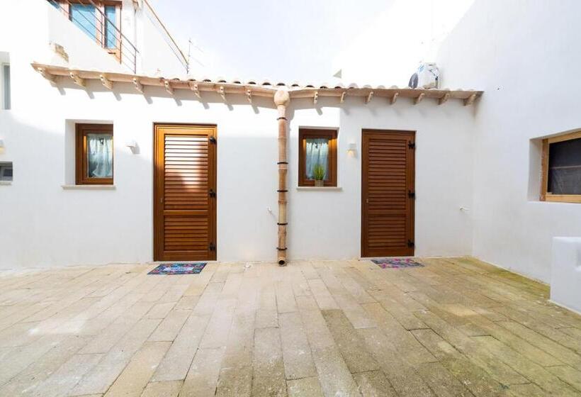 La Grotta Di Favignana