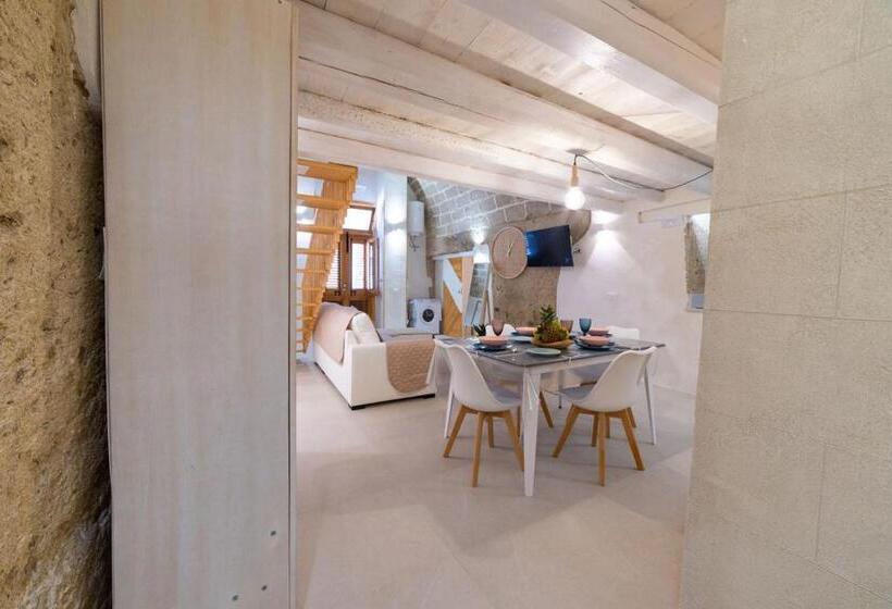 La Grotta Di Favignana