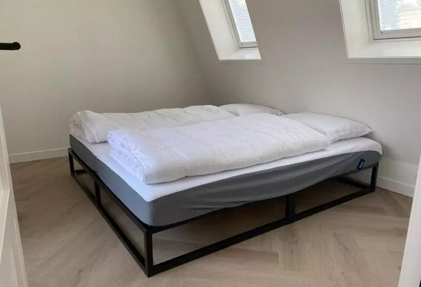 Luxe Vakantiewoning In Domburg, Vaandragerstraat