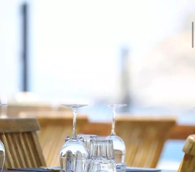 Hotelli Hôtel De La Jetée