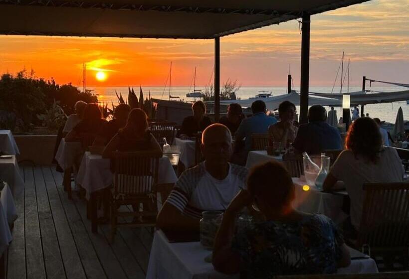 בית מלון כפרי Hôtel De La Jetée