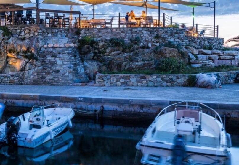 בית מלון כפרי Hôtel De La Jetée