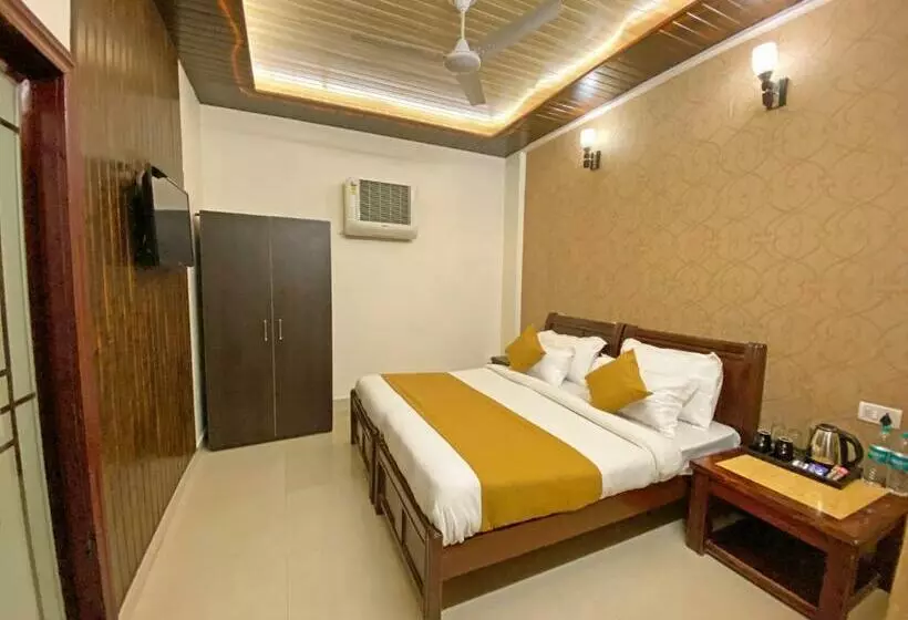 Hotel Nirvana Palace Rishikesh