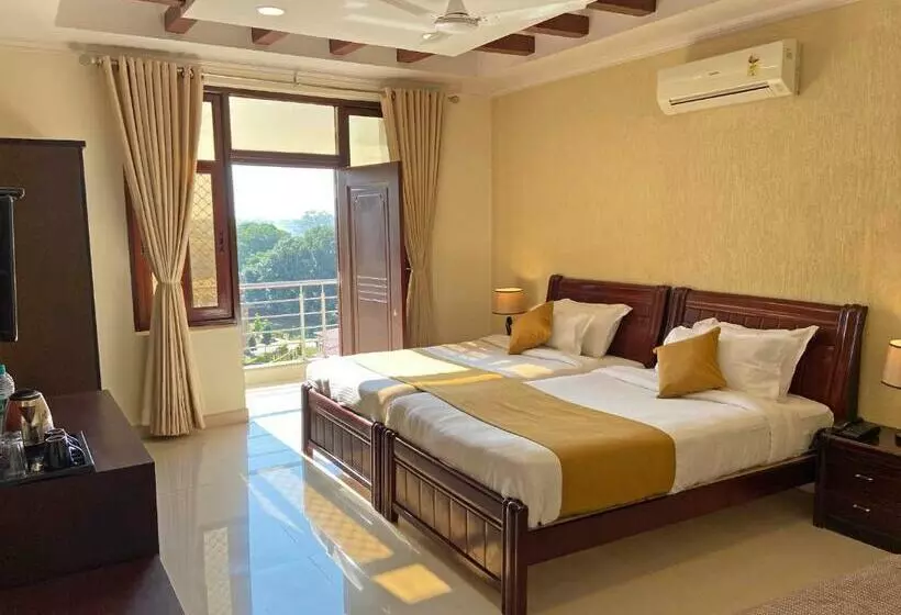 Hotel Nirvana Palace Rishikesh