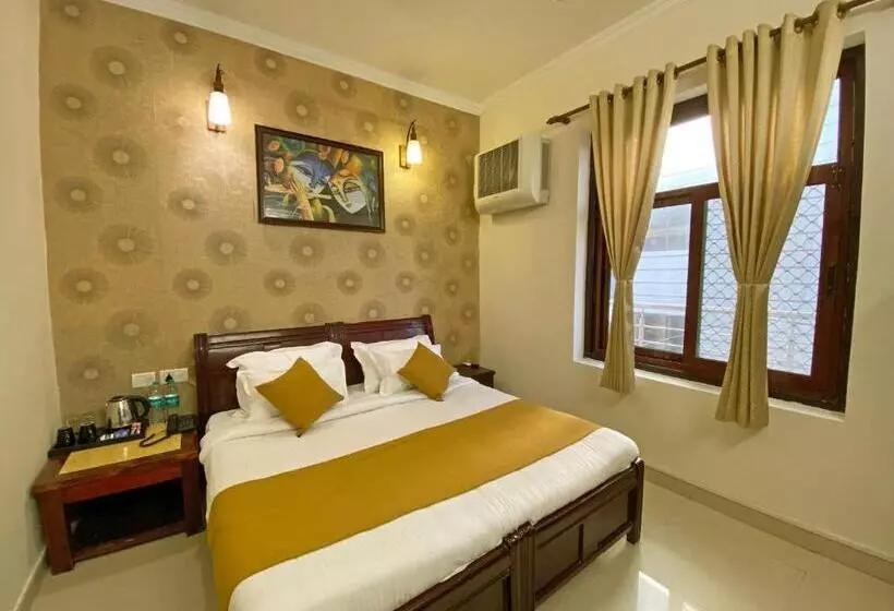 Hotel Nirvana Palace Rishikesh