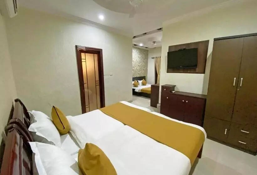 Hotel Nirvana Palace Rishikesh