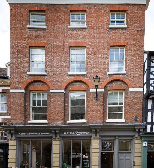 Most Central Luxury Grade 2 Listed Apartment Overlooking Shrewsbury Square Free Parking